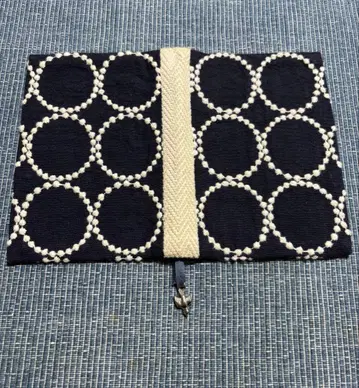 미나 페르호넨 북커버 탬버린