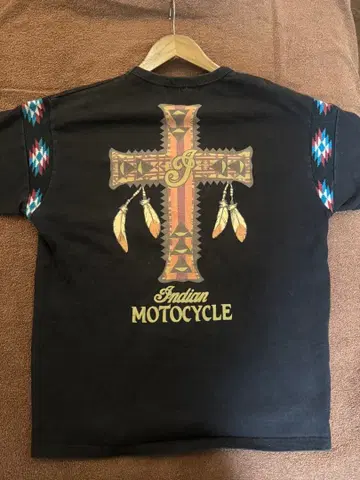 Indian Motorcycle 네이티브 무늬 크로스 디자인 T셔츠