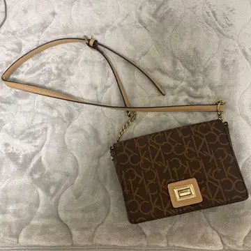 캘빈 클라인 숄더백 브라운