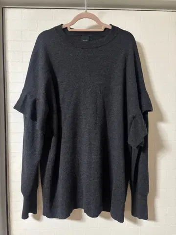 Spick & Span 다크 그레이 긴팔 프릴 니트