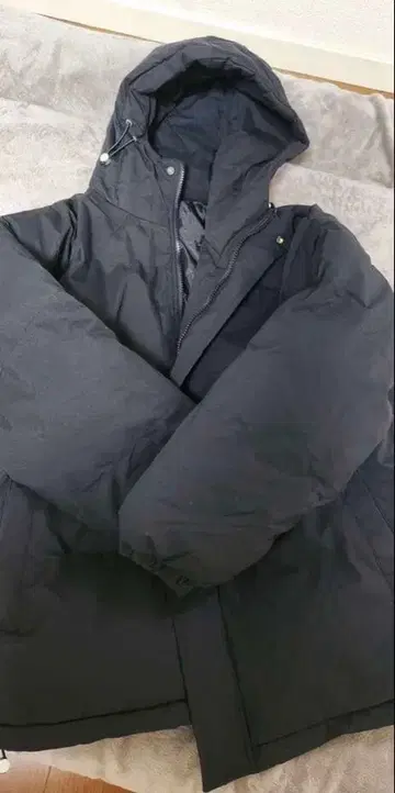 블랙 자켓 후드 부착