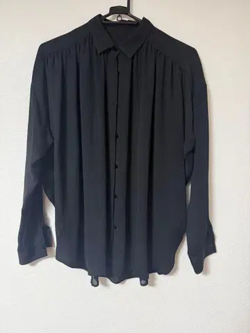 블랙 긴팔 셔츠 시어 소재