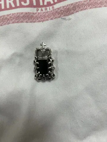 실버제 왕관 십자가 펜던트