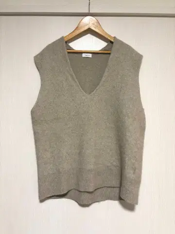 apart by 라쿤 네이비 니트 베스트