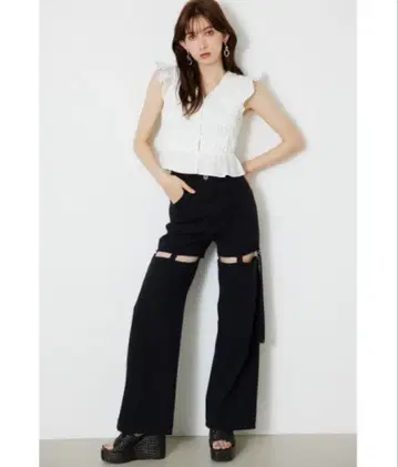 리엔다 슬래시 레그 데님 팬츠