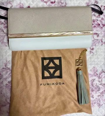 FUMIKODA 후미코다 클러치백 액세서리 포함 태슬 참