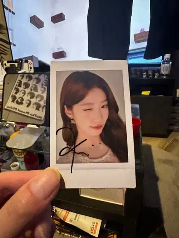 르세라핌 도쿄돔 카즈하 친필 사인 폴라로이드