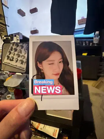 르세라핌 도쿄돔 카즈하 친필 사인 폴라로이드