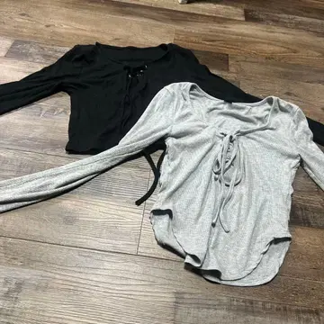 블랙과 그레이 긴팔 상의 2세트