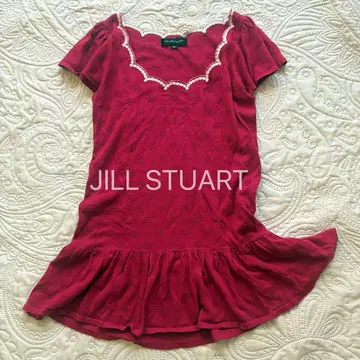 질스튜어트 빨간색 M 플레어 밑단 반팔