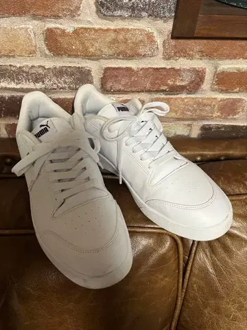 PUMA 화이트 스니커즈