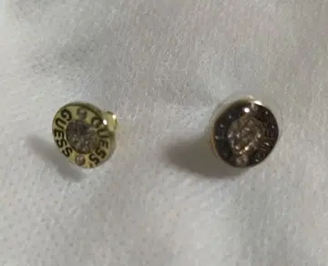 GUESS 골드 스톤 장식 스터드 귀걸이