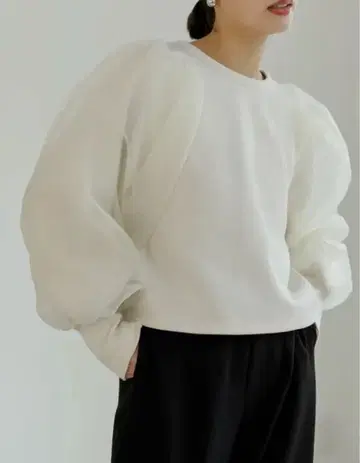 리디 오간자 퍼프 슬리브 풀오버 M