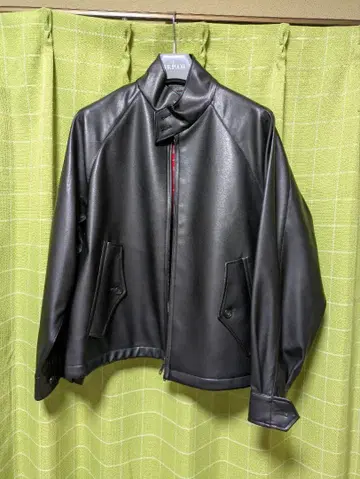BARACUTA 블랙 가죽 자켓 38