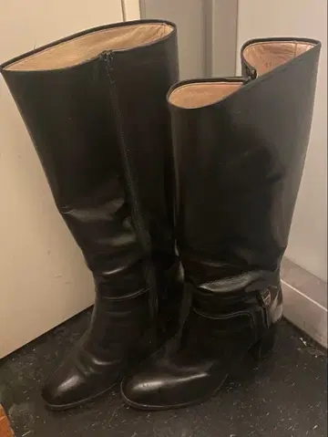 JOURDAN 블랙 롱 부츠 힐 포함