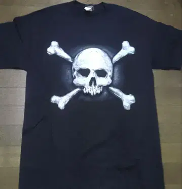 스컬 디자인 T셔츠 L 블랙