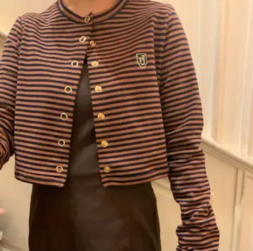 TINA:JOJUN 버튼 포함 크롭 가디건