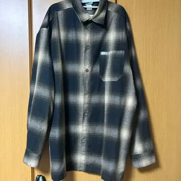 플란넬 긴팔 셔츠 블랙과 베이지 체크