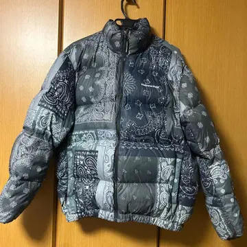 반다나 패턴 다운 자켓 그레이 계열