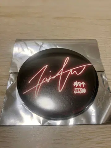 HANA 캔뱃지 JISOO