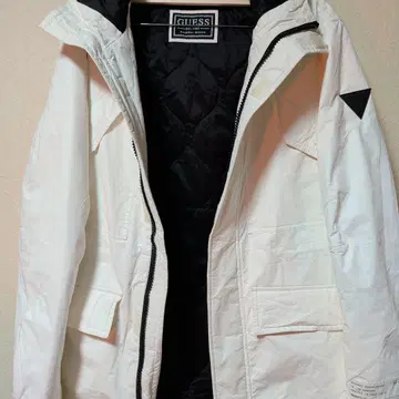 GUESS 후드 부착 나일론 자켓 화이트