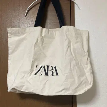 ZARA 로고 토트백 아이보리