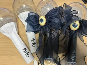 Ado 밤하늘을 비추는 응원봉 쿨하게 준비해 응원봉