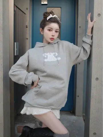 Darich 레이스업 아플리케 로고 후디