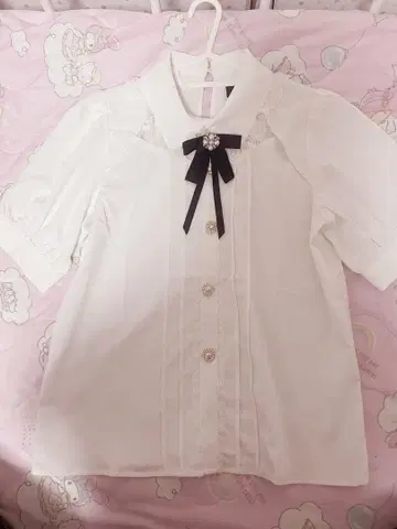 ROJITA 리본 포함 화이트 반팔 셔츠