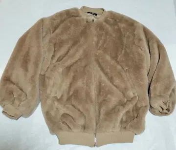 non-hedge 베이지 인조 모피 점퍼