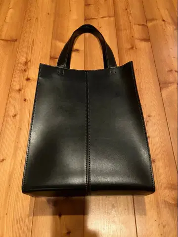 츠치야 가방 블랙 컬러 가죽 토트백