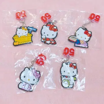 헬로키티 50주년 러버 키링 컬렉션 가챠가챠