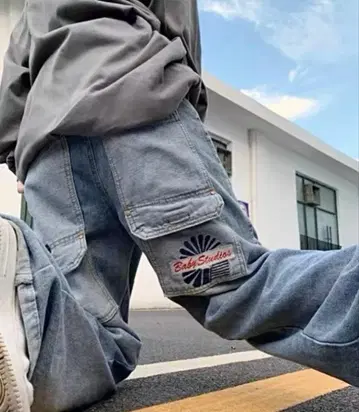 SHEENA 자수 로고 포켓 데님 팬츠 M