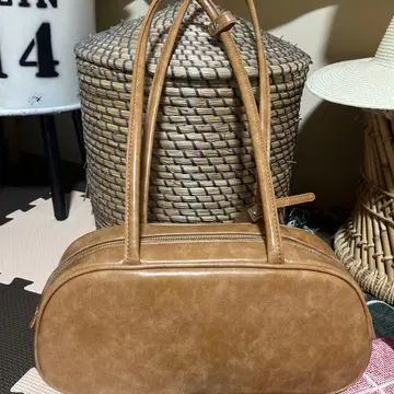 CFT 브라운 박스형 핸드백