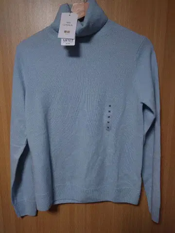 [ 새상품 ] 유니클로 24FW 캐시미어 터틀넥 스웨터 M