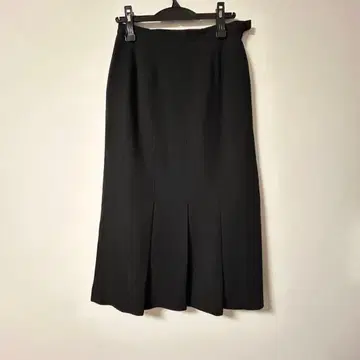 블랙 플레어 스커트 밑단에 플리츠 종아리 기장