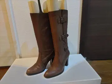 브라운 가죽 롱 부츠 중간 힐 버클 포함