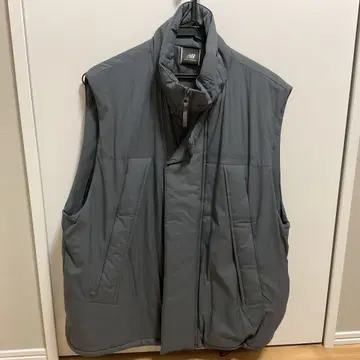 뉴발란스 MET24 패디드 베스트 그레이 s 사이즈