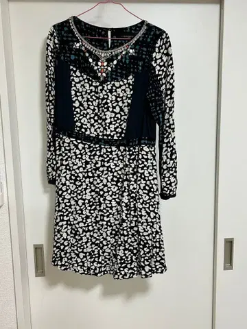 레오파드 무늬 긴팔 원피스