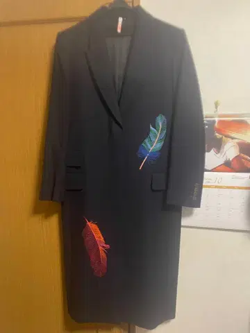 네이비 롱 코트 깃털 자수