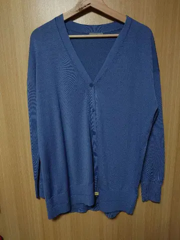 theory luxe 24FW V넥 가디건 홈케어 앙상블 가능