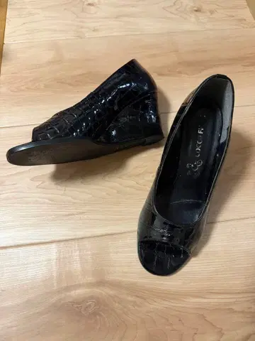 KOSHINO HIROKO 23.5cm