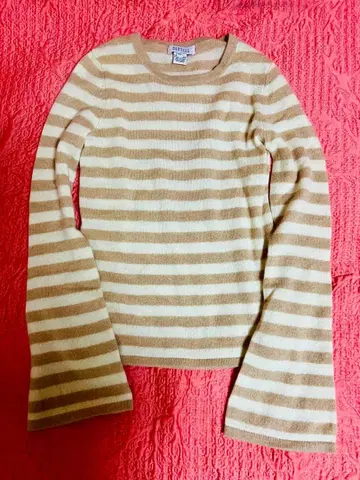 새상품급 일본 미발매 바니스뉴욕 캐시미어 플레어 슬리브 니트