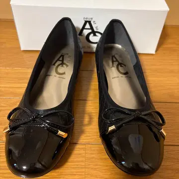 미사용 새상품 neue ar he ac 로퍼 블랙 23.5cm 3E