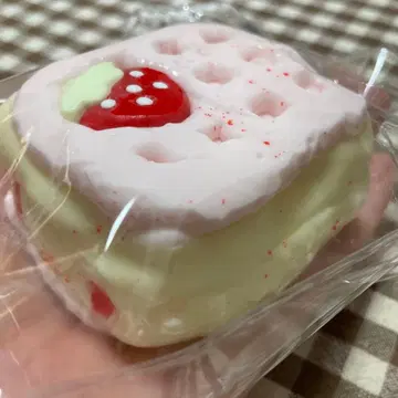 kikisquishy 밀크 캔디 진흙 딸기 샌드 스퀴즈 (구멍 있음)