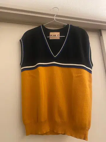 PLAN C 플랜씨 V넥 니트 베스트 블랙 옐로우 컬러
