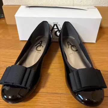 미사용 새상품 neue ar he ac 펌프스 블랙 23.5cm 3E