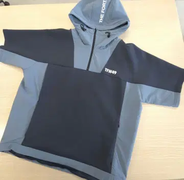 TFW49 CARBOAD MATERIAL 하프 지퍼 반팔 후드티