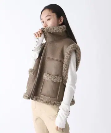 리버서블 무스탕 베스트 JEANASIS