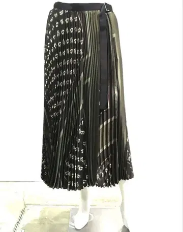 새상품급 사카이 sacai 플로럴 프린트 플리츠 스커트 카키 사이즈 0